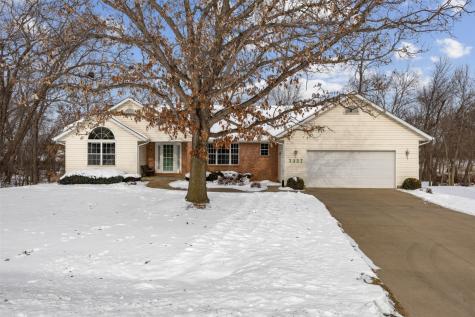 2327 Springbrook Drive Cedar Rapids IA 52411