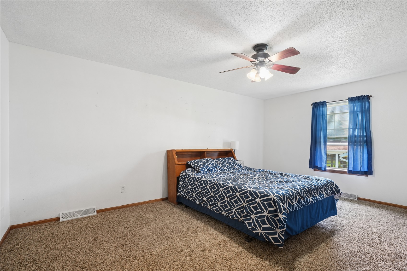 2000 Highland Road Ely IA 52227