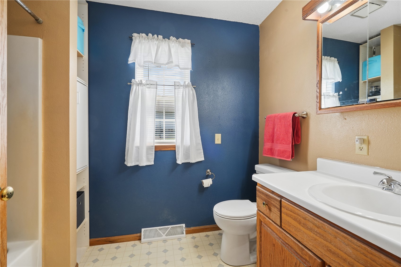 2000 Highland Road Ely IA 52227