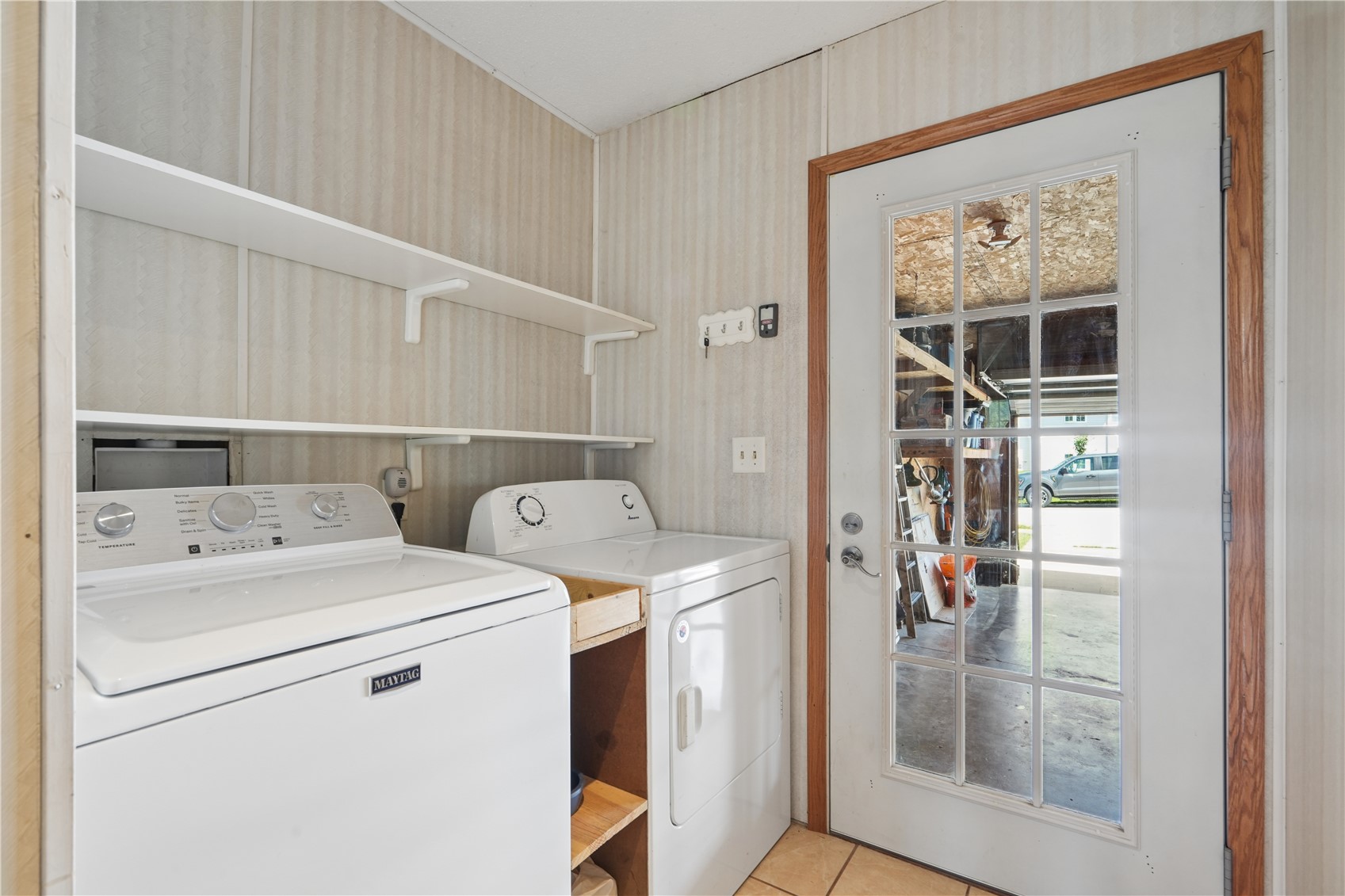 2000 Highland Road Ely IA 52227