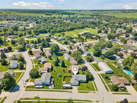 2000 Highland Road Ely IA 52227