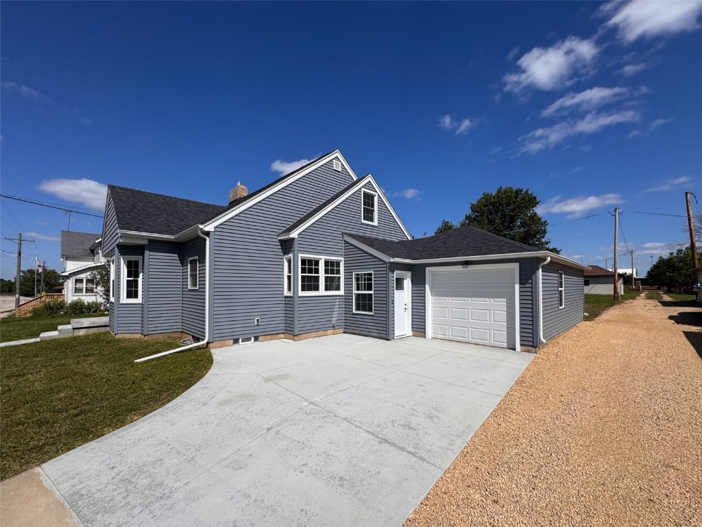 302 Walnut Olin IA 52320