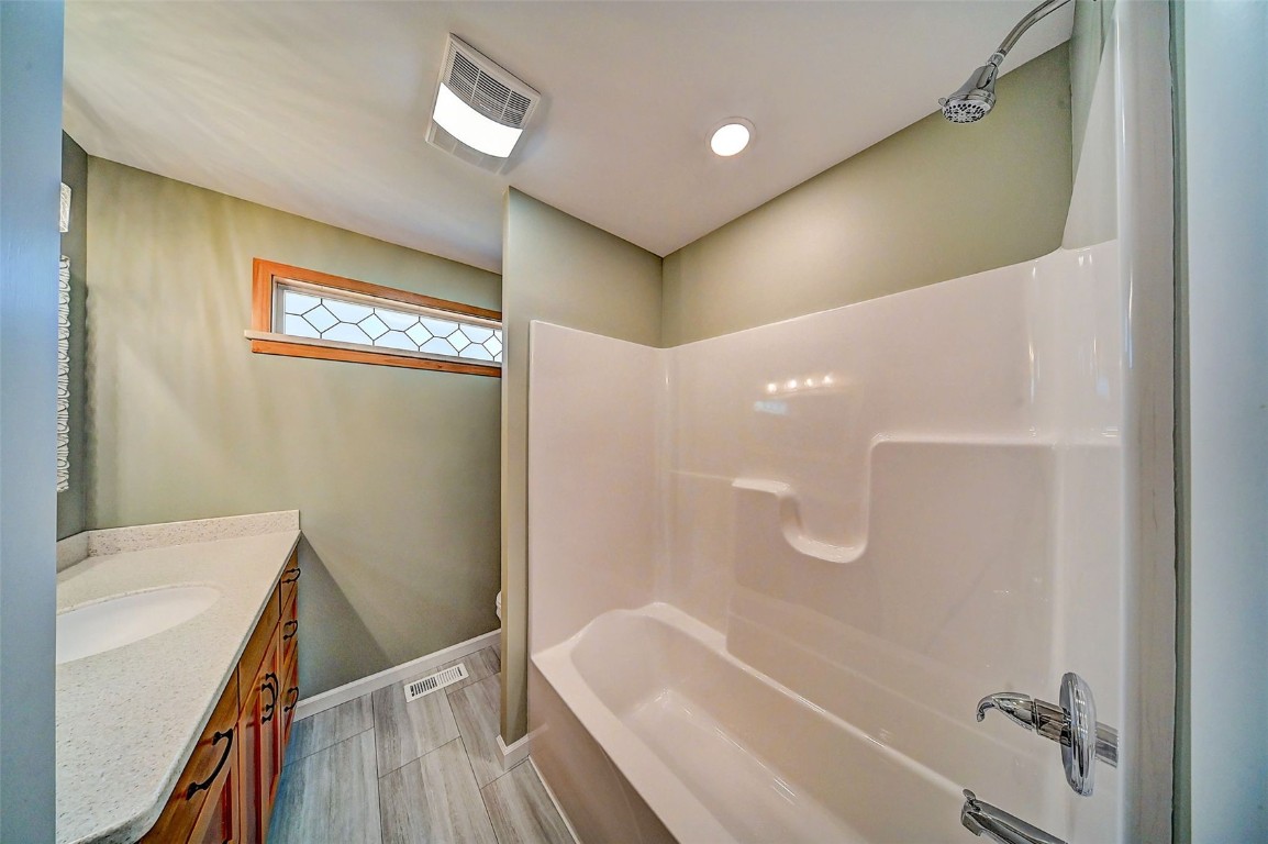 302 Walnut Olin IA 52320