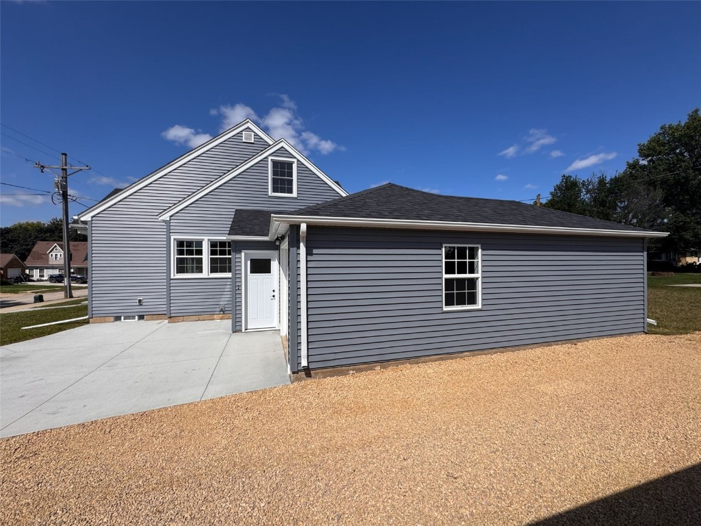 302 Walnut Olin IA 52320