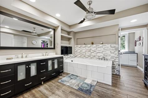 1420 Highway 965 NW Swisher IA 52338
