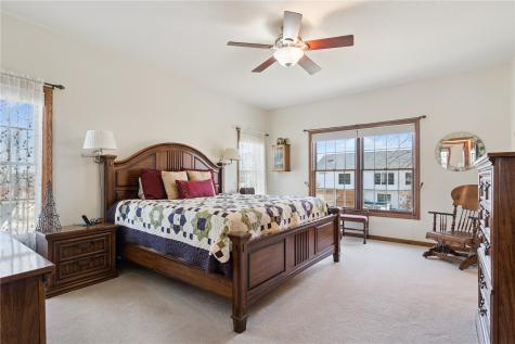 418 Prairie View Drive Fairfax IA 52228