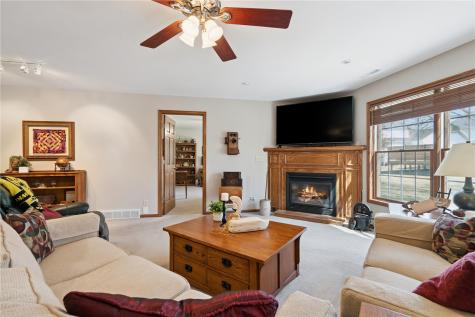 418 Prairie View Drive Fairfax IA 52228