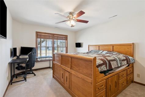 418 Prairie View Drive Fairfax IA 52228