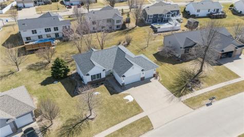 418 Prairie View Drive Fairfax IA 52228