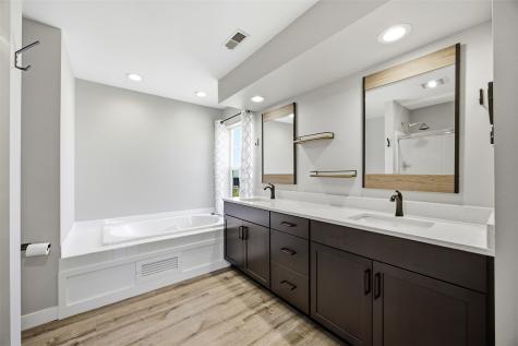520 Westridge Drive SW Cedar Rapids IA 52404