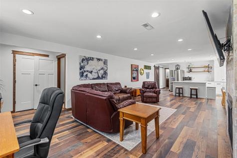 2793 Creekview Trail Palo IA 52324
