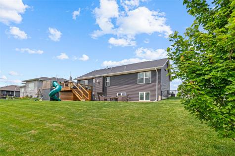 2793 Creekview Trail Palo IA 52324