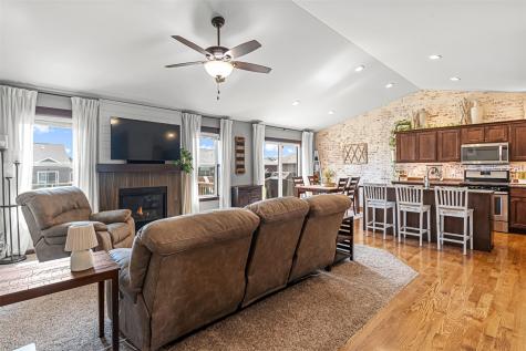 2793 Creekview Trail Palo IA 52324