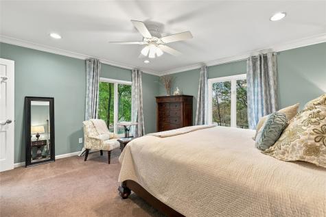 11 Lakeview Drive NE Iowa City IA 52240