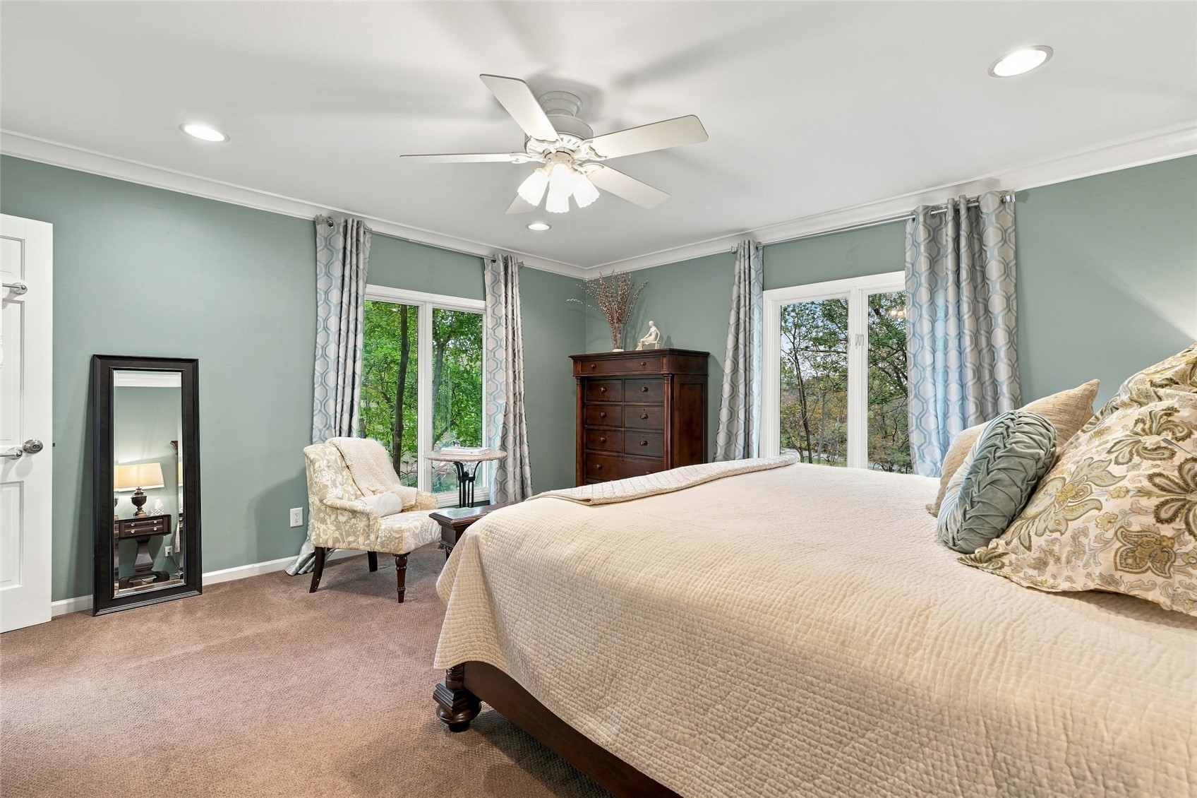 11 Lakeview Drive NE Iowa City IA 52240