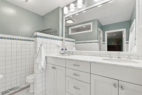 11 Lakeview Drive NE Iowa City IA 52240