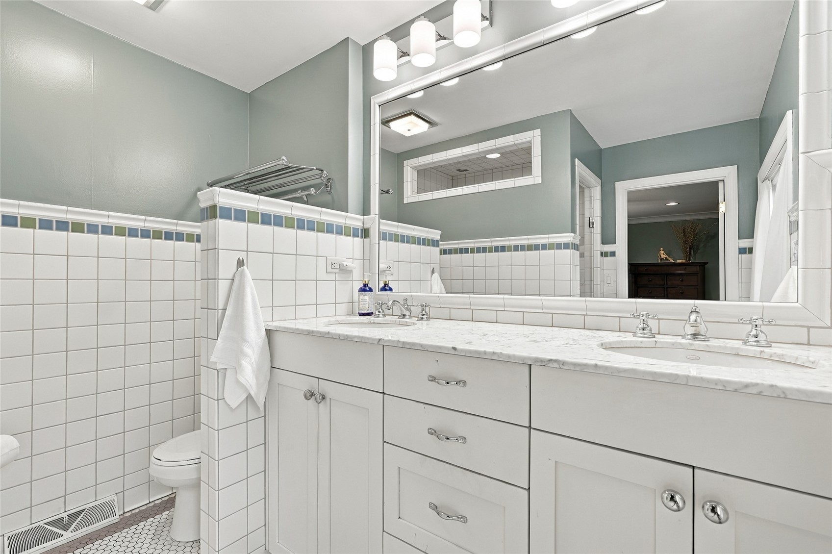 11 Lakeview Drive NE Iowa City IA 52240