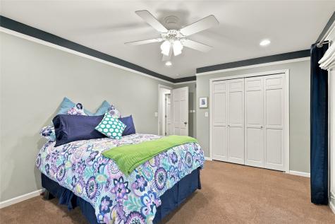 11 Lakeview Drive NE Iowa City IA 52240