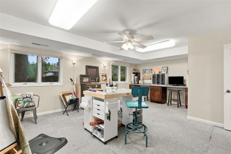 11 Lakeview Drive NE Iowa City IA 52240