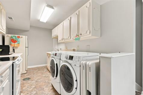11 Lakeview Drive NE Iowa City IA 52240