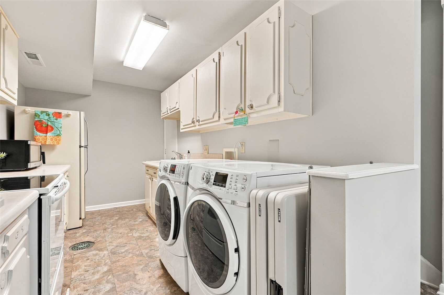 11 Lakeview Drive NE Iowa City IA 52240