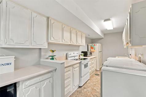 11 Lakeview Drive NE Iowa City IA 52240