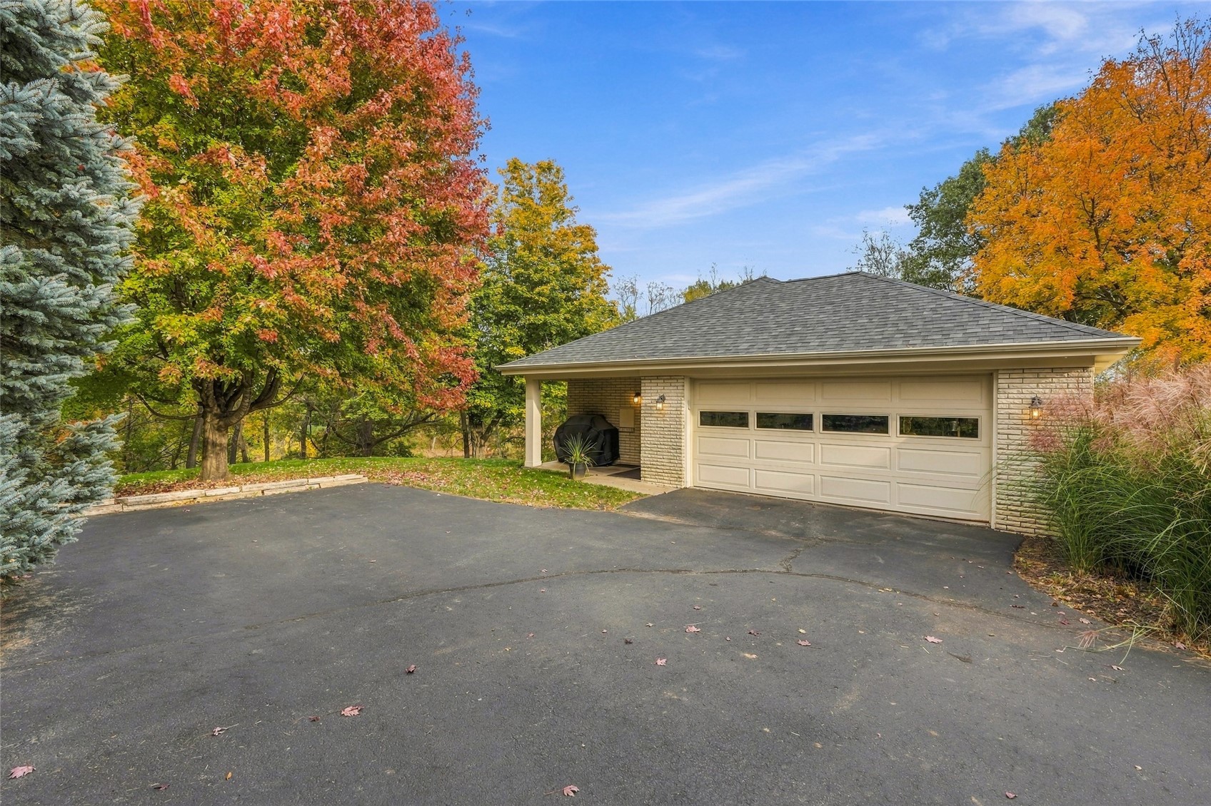 11 Lakeview Drive NE Iowa City IA 52240