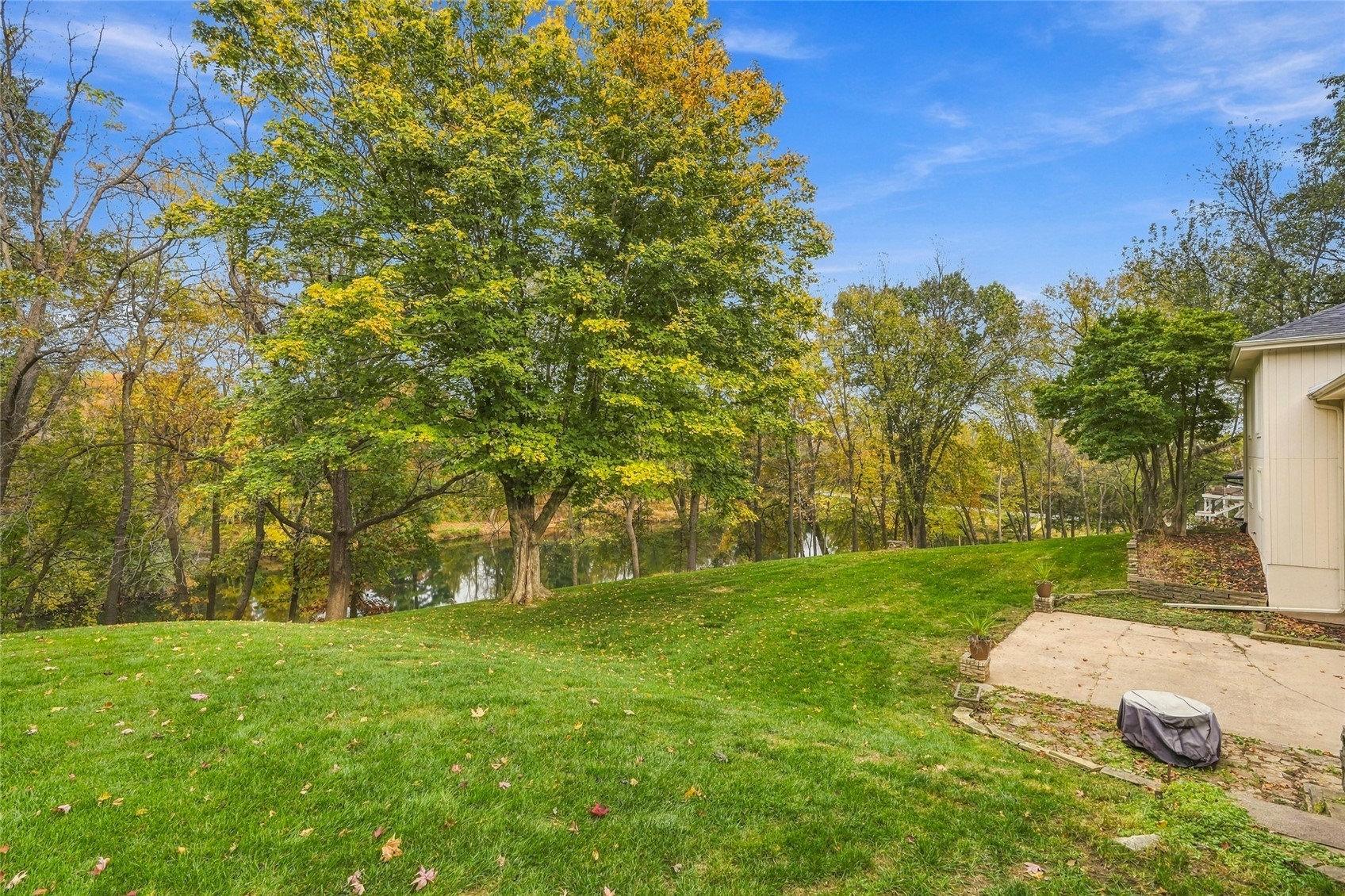 11 Lakeview Drive NE Iowa City IA 52240