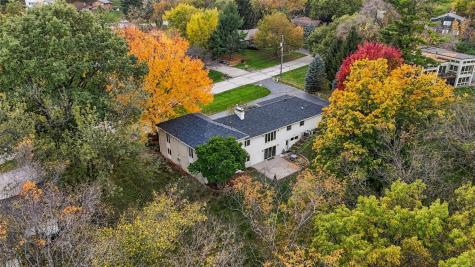 11 Lakeview Drive NE Iowa City IA 52240