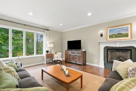 11 Lakeview Drive NE Iowa City IA 52240