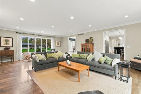 11 Lakeview Drive NE Iowa City IA 52240