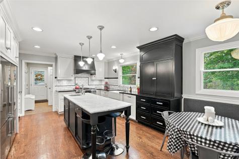 11 Lakeview Drive NE Iowa City IA 52240