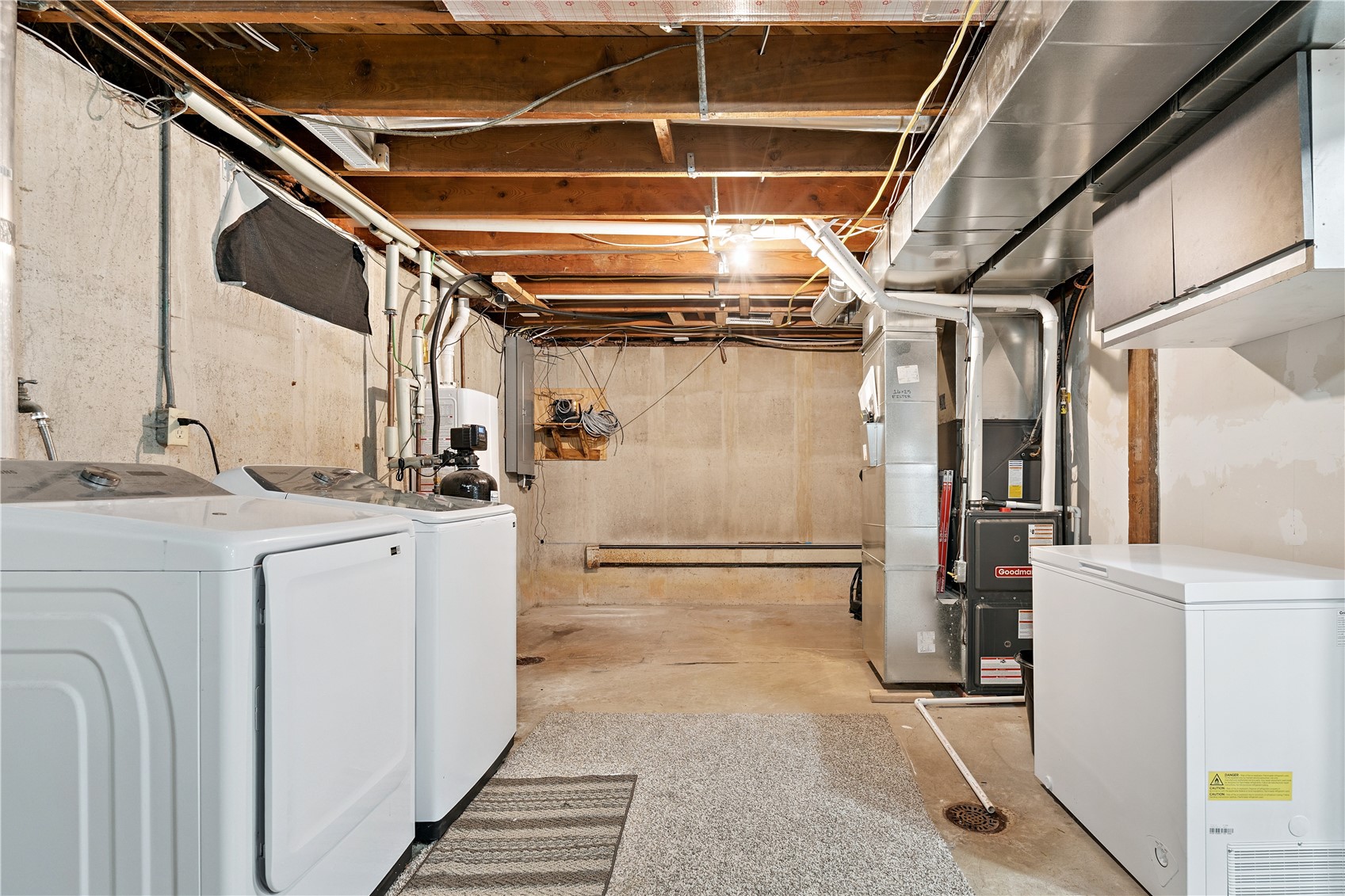 325 Division Street NW Swisher IA 52338