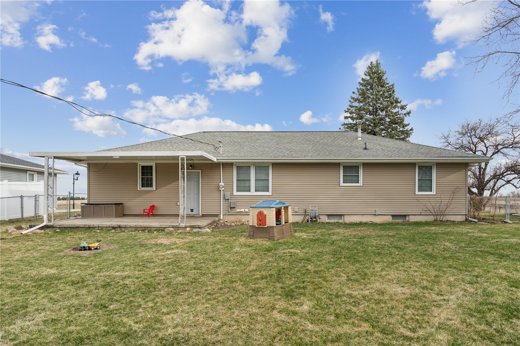 325 Division Street NW Swisher IA 52338