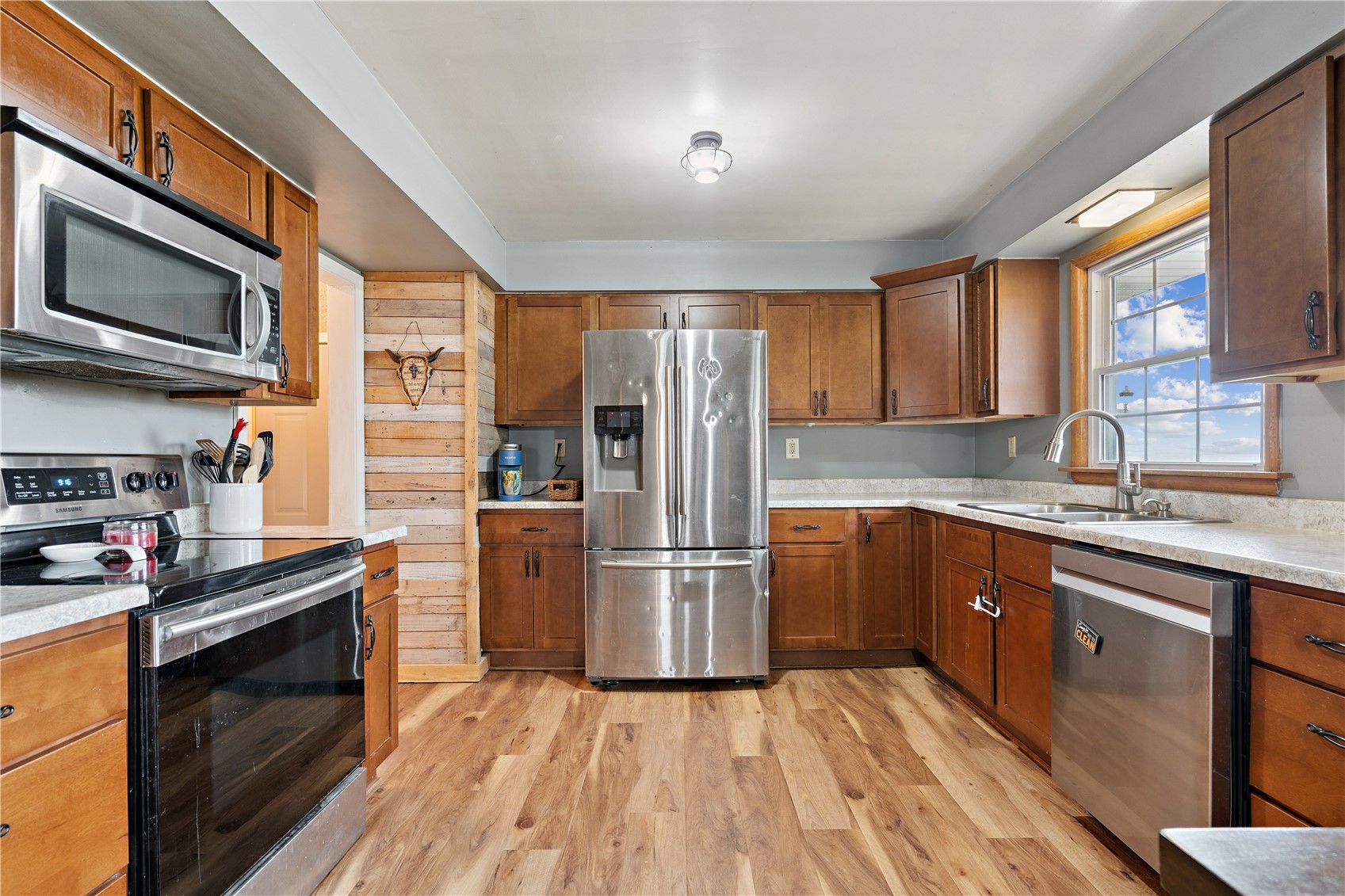 325 Division Street NW Swisher IA 52338