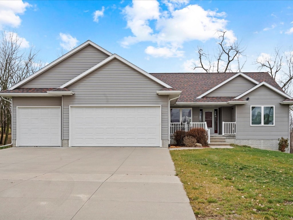 2042 20th Street NW Cedar Rapids IA 52405