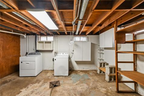 269 Peace Avenue NW Cedar Rapids IA 52405