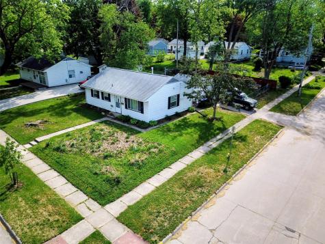1303 Ash Street Iowa City IA 52240
