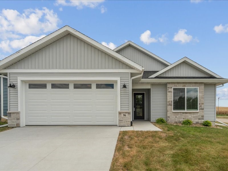96 Huntington Drive Iowa City IA 52245