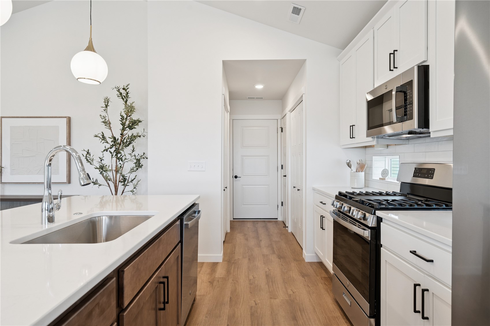 96 Huntington Drive Iowa City IA 52245