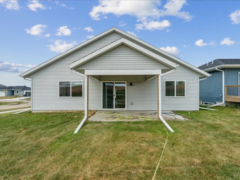 96 Huntington Drive Iowa City IA 52245