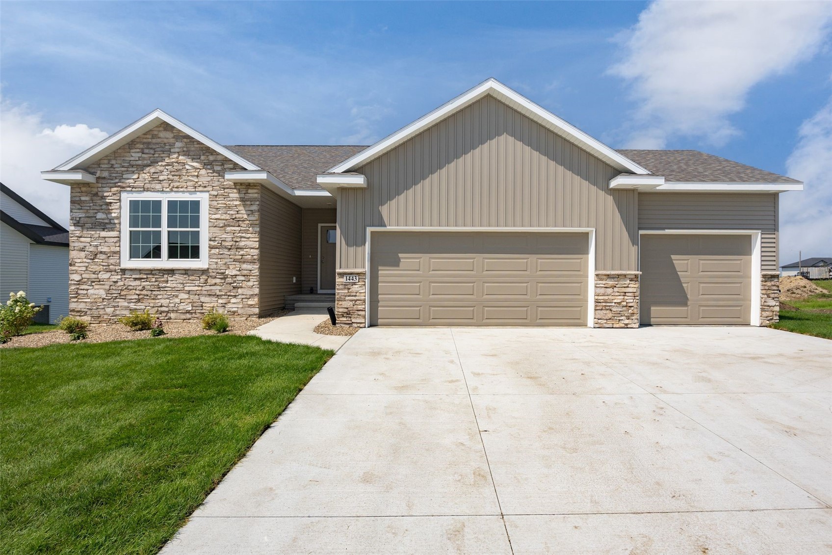 1443 Cardinal Drive Fairfax IA 52228
