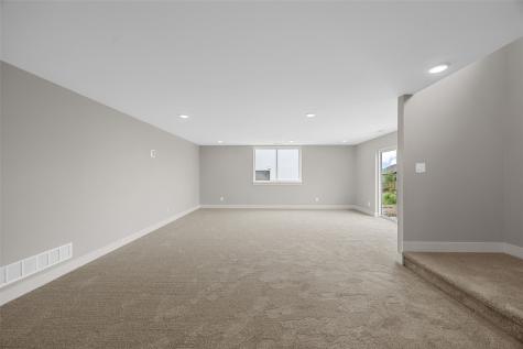 1443 Cardinal Drive Fairfax IA 52228