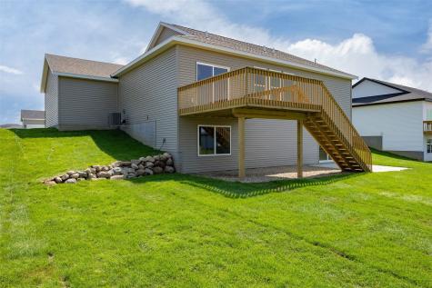 1443 Cardinal Drive Fairfax IA 52228
