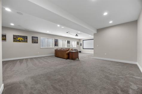 1315 E Tartan Drive North Liberty IA 52317