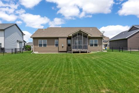 1315 E Tartan Drive North Liberty IA 52317