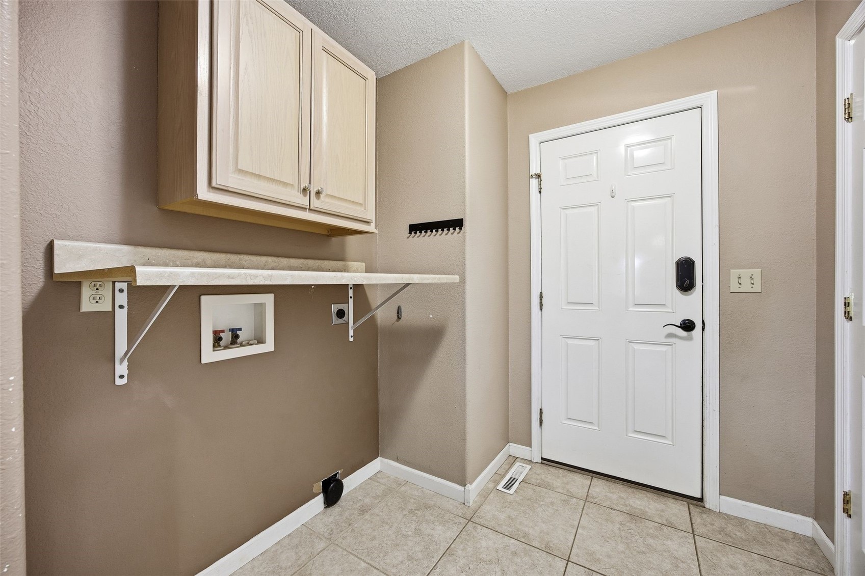 3386 64th Street Palo IA 52324
