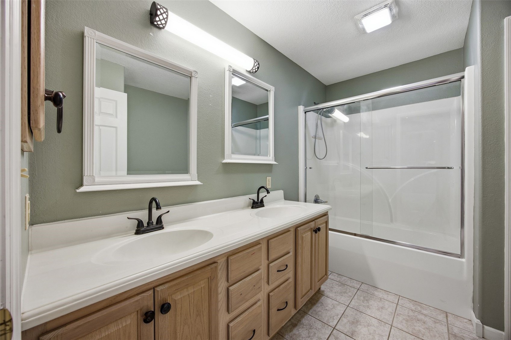 3386 64th Street Palo IA 52324