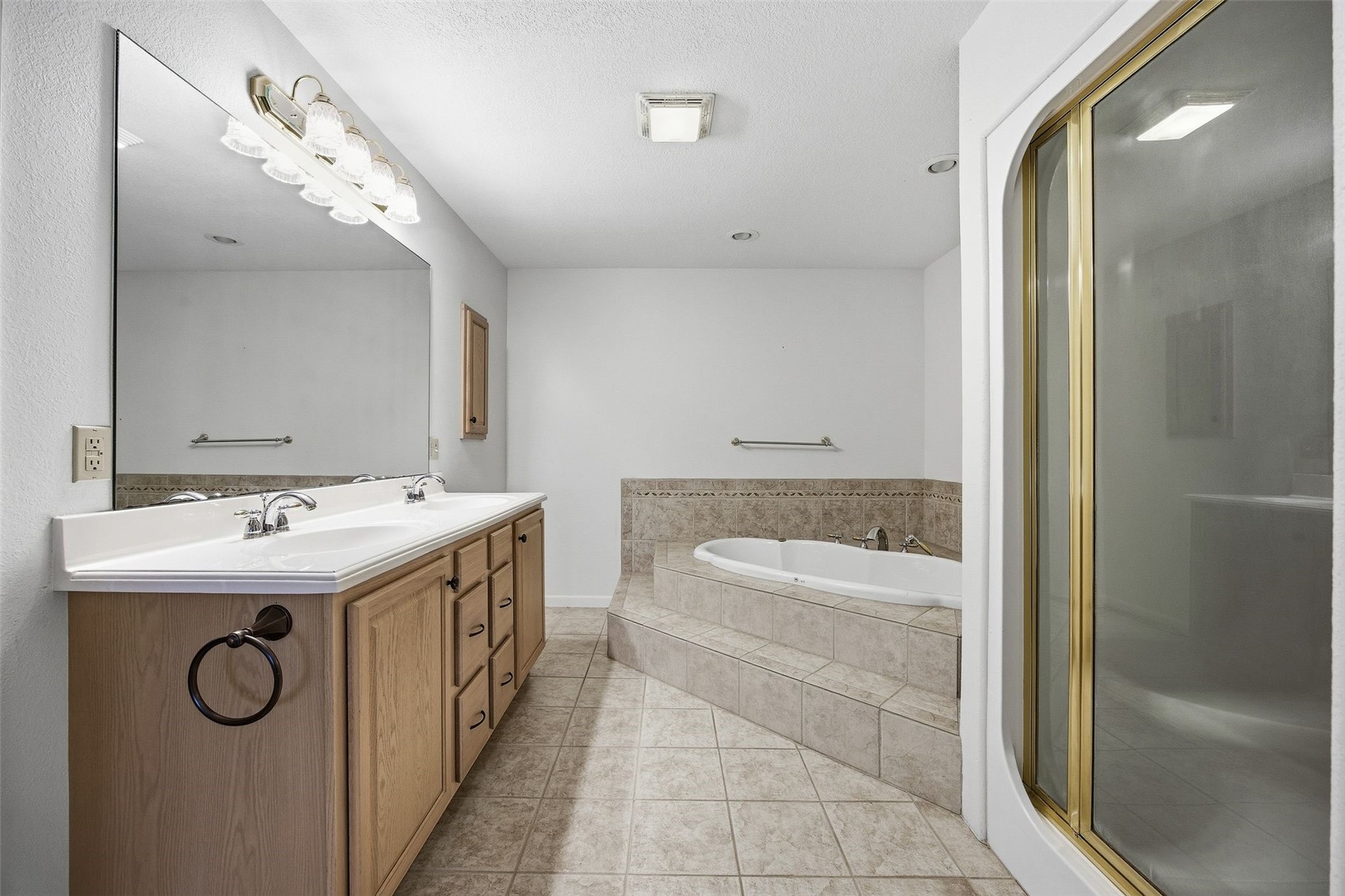 3386 64th Street Palo IA 52324