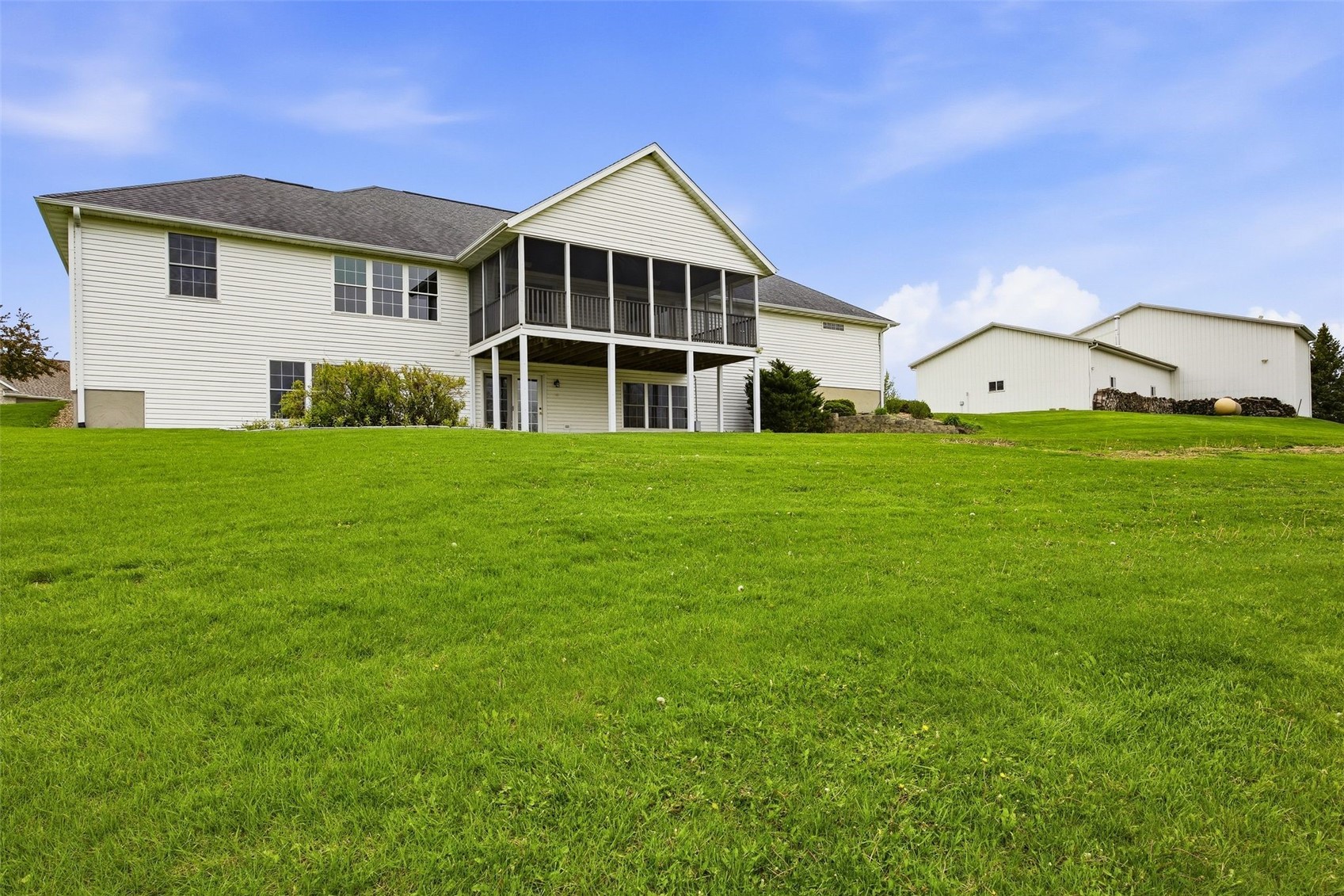 3386 64th Street Palo IA 52324